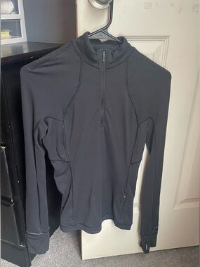 lululemon Black Athletic Quarter-Zip Jacket w/ Thumb Holes Size 4